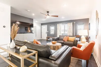 Image de 3 Story River facing deck-3 miles to Cincinnati