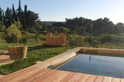 Image de Villa avec piscine en campagne aixoise au cœur du village provencal de Ventabren