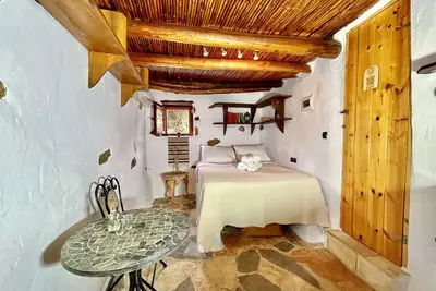 Image de \"Kelari\" 300 years old cottage \"Natura cottages\" with sea view shared garden