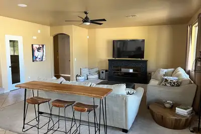 Image de Family Home just a mile from all the festivities!