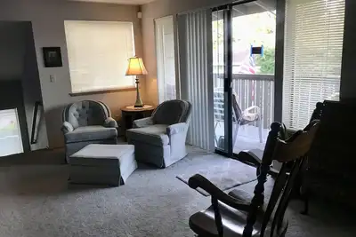 Image de Quiet 2br 2ba Duplex in Fircrest