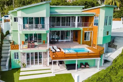 Image de Mve: Breathtaking ocean view, 3mins 2 beach; One of a kind peaceful villa