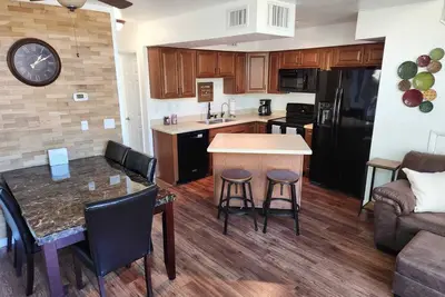 Image de Desert Oasis in Mesa across from the Cubs Stadium!