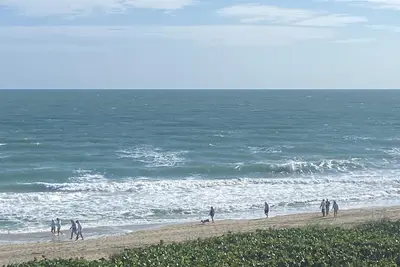 Image de Magnificent comfortable 3rd floor ocean view/beachfront condo