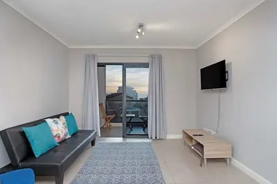 Image de 2-Bedroom Beachfront Condo