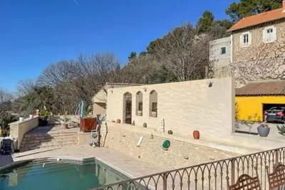 Image de Stunning home in La Roque-sur-Pernes