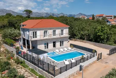 Image de Superbe maison à Sucuraj avec WiFi