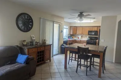 Image de Superbowl rental 6 miles away from the stadium