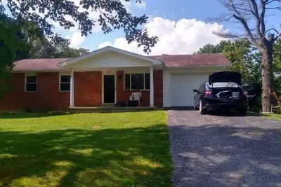 Image de Beckley Escape. . Near the Crossroads Mall and 20 minutes to the New River Gorge