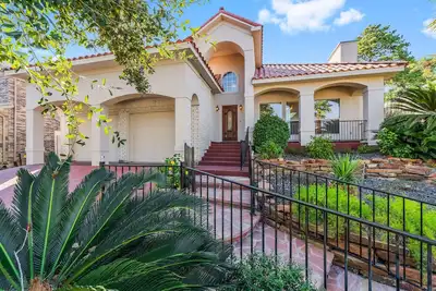 Image de Posh Lake View home in Walden on Lake Conroe
