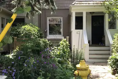 Image de Charming Parkside Oasis in historic Cabbagetown