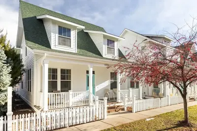 Image de Near Denver+Boulder | Tranquil Home | Walk-to-Mall