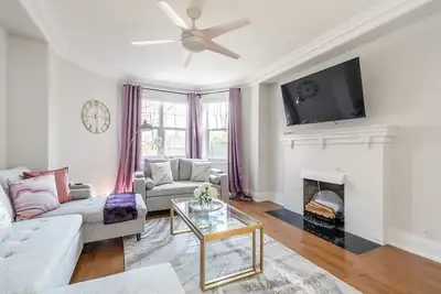 Image de Bright & Spacious 2br Apartment near Casa Loma