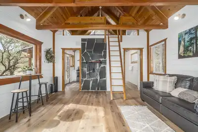 Image de Wishon Tiny-Cabin | Couples Getaway | Fire Pit