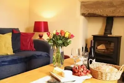 Image de Pet-Friendly | Logburner | Horse Stable Views