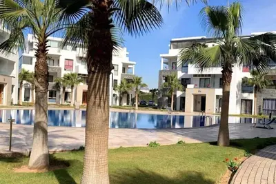 Image de Luxury spaces apartment within gated complex - 2 pools -  5 mins form the beach.