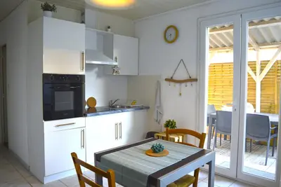 Image de Bas de Chalet Clôturé Idéal Familles avec Enfants