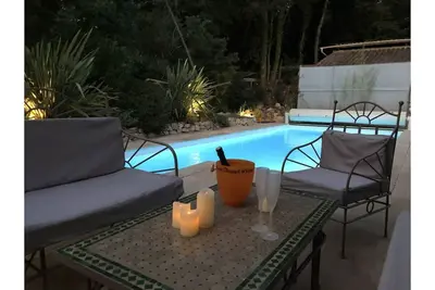Image de Villa climatisée (11 pers) Piscine privée avec volet roulant Jardin fleuri Calme