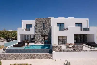 Image de Sea View Estate with 6 Bedrooms & 2 Private Pools - Milestones Naxos