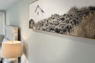 Image de Steps to the beach, ice cream and lobster rolls!