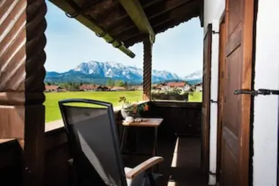 Image de Surrounded by meadows, panoramic view, sunny balconies, quiet central location