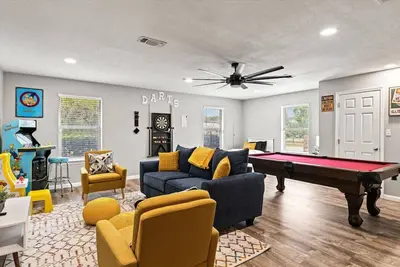 Image de Fun Filled Lake House with access to water