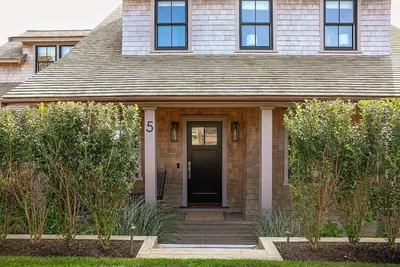 Image de Luxury new construction near town with pool + spa