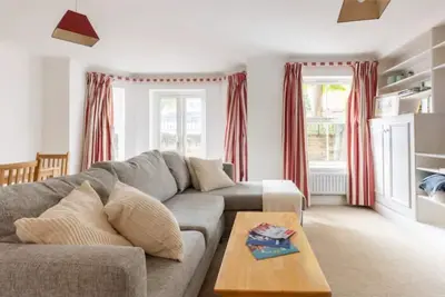 Image de 2 Bedroom Modern Flat with close to Public Transport and free off-street parking