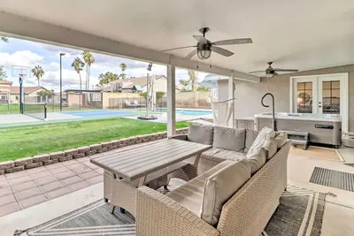 Image de Pool, Hot Tub & Home Gym: Luxe Mesa Retreat