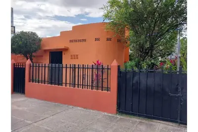 Image de Casa Naranja in the best location in Santa Ana.
