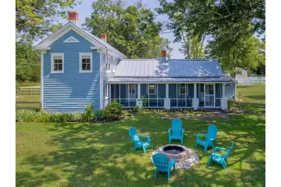 Image de 1891 Coastal Charmer: fully renovated farmhouse
