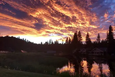 Image de Beautiful Waterfront Townhome on Plumas Pines Golf Course