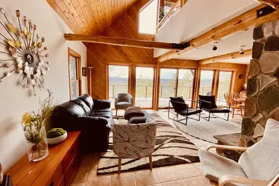 Image de Spacious Log Cabin with Valley Views & Atv Trails Access