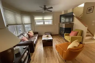 Image de Cheerful 2 Bdrm / 1. 5 Bath Pearl St. Condo