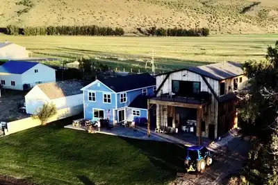 Image de Lakefront 7 bed/3 bath home in Beautiful Bear Lake