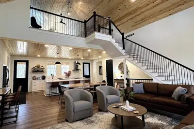 Whiskey Ridge Cabins- Hocking Hills Luxury Cabin