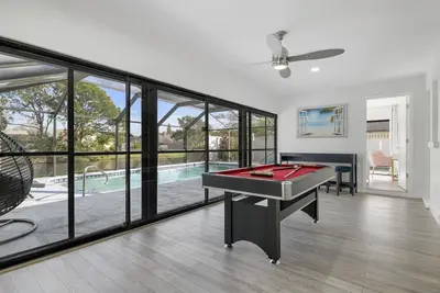 Image de ⚓Luxury pool home with lakefront view just minutes from the beach! ⚓