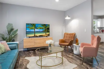 5br & 2 Living Rooms~FirePit~8minDtwn~Pets Welcome