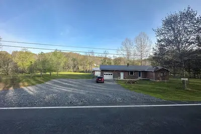 Image de Pappy's Trail House is conveniently located close to the Hmt Trails- Rock Wv.