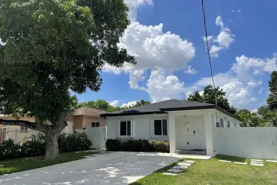 Image de Close To Airport, Miami & Wynwood New Modern Home!