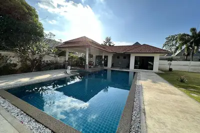 Image de Spacieuse Villa 3 Chambres avec Piscine