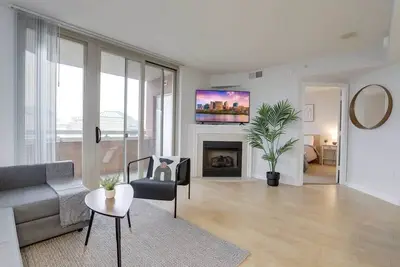 Image de Vibrant apt w gym & metro access