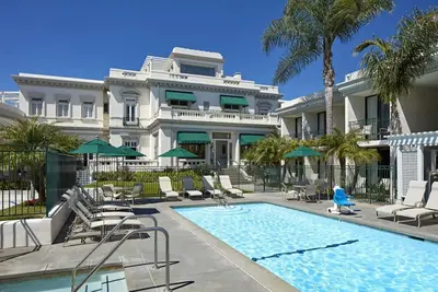 Image de Ultimate Getaway! 3 Units Just Minutes Away from Petco Park! Pool, Beach Access!