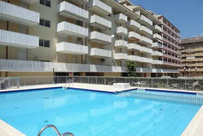 Image de Agréable maison de vacances avec piscine