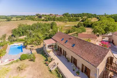 Image de Périgourdine de charme + piscine/vue/jardin clos