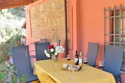 Image de Beautiful apartment in farmhouse with pool, restaurant and wine