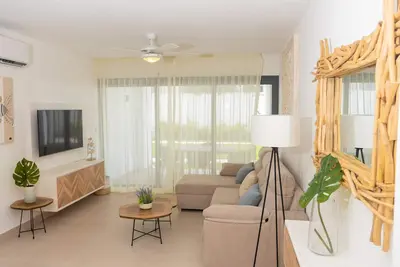 Image de ★★Luxury Apartment 2 Br/2 Bath Steps from Ocean★★