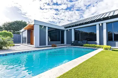 Image de Luxury& Spacious 5br Villa with Bbq&Pool – Near Druif Beach!