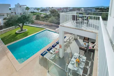 Image de Marinella Blanca - Trois Chambres Villa, Couchages 6