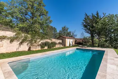 Image de Tourondel - Deux Chambres Villa, Couchages 4